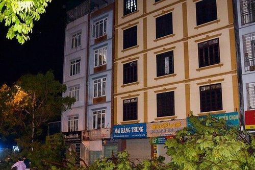 Hà Nội: Cây đổ la liệt sau mưa lớn