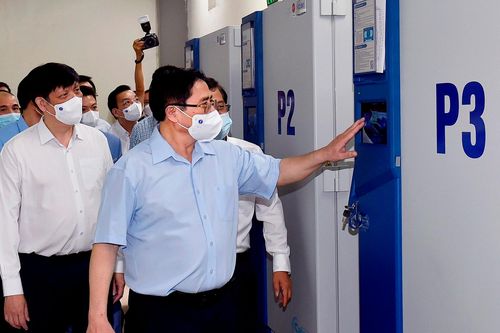 Chùm ảnh: Thủ tướng thăm, động viên các cơ sở nghiên cứu, sản xuất vaccine phòng chống COVID-19