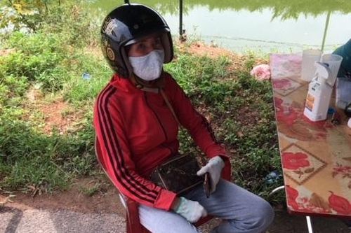 Shipper tấn công lực lượng phòng dịch vì không được qua chốt kiểm dịch