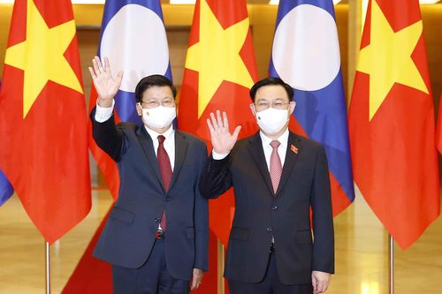 Hình ảnh Chủ tịch Quốc hội hội kiến Tổng Bí thư, Chủ tịch nước Lào