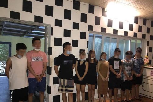 Khởi tố 2 đối tượng mở quán karaoke sử dụng ma túy trong mùa dịch
