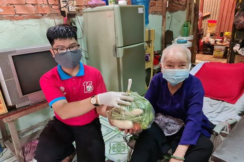 Bài 5: 'Người trong vùng dịch càng thương nhau cùng'