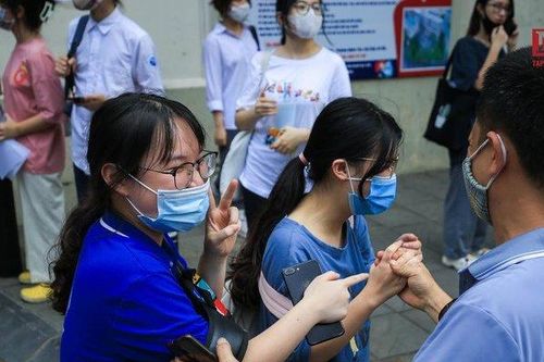 Thí sinh thở phào, tự tin giành điểm khá môn Ngữ văn thi THPT năm 2021