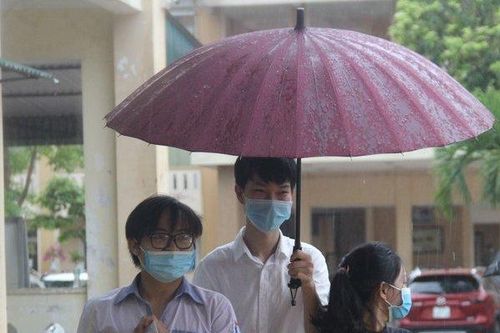 Thí sinh Nghệ An đánh giá đề thi Toán 'dễ thở' nhưng có tính phân loại