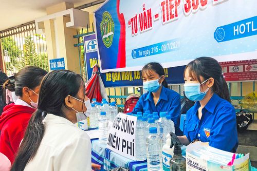 Những nữ sinh vượt qua nghịch cảnh