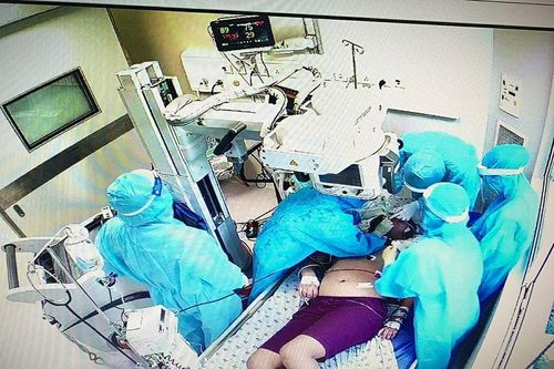 Từng nguy kịch, bé gái ở TP.HCM mắc Covid-19 hồi phục