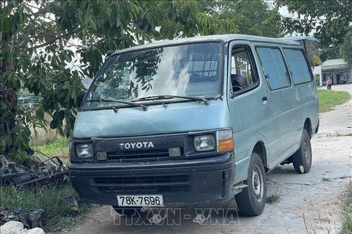Truy tìm lái xe ô tô vượt chốt kiểm dịch COVID-19, tẩu thoát trong đêm