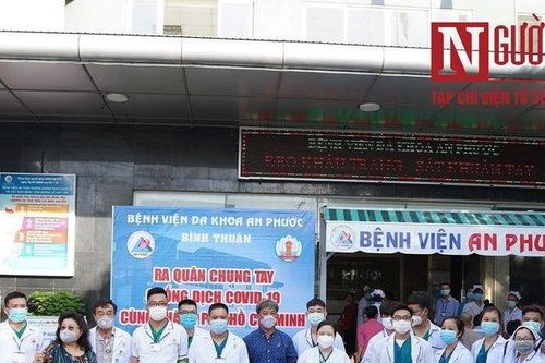 Đoàn y, bác sĩ Bình Thuận lên đường 'chia lửa' cùng TP.HCM chống dịch