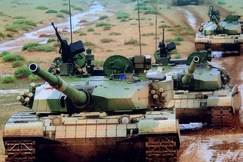 Xe tăng chủ lực Type-99A rất hiện đại, tại sao số lượng không nhiều?