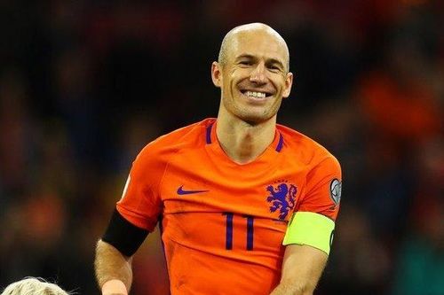 Cầu thủ Robben tuyên bố giải nghệ sau khi có màn tái xuất không như ý