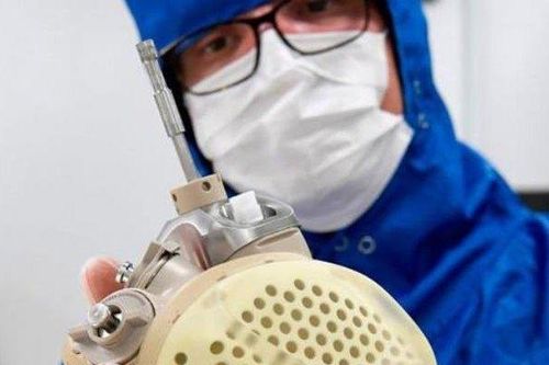 Công ty Pháp bán được trái tim nhân tạo hoàn thiện đầu tiên