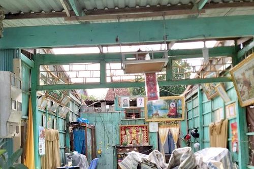 Giông lốc làm sập, tốc mái nhiều nhà người dân