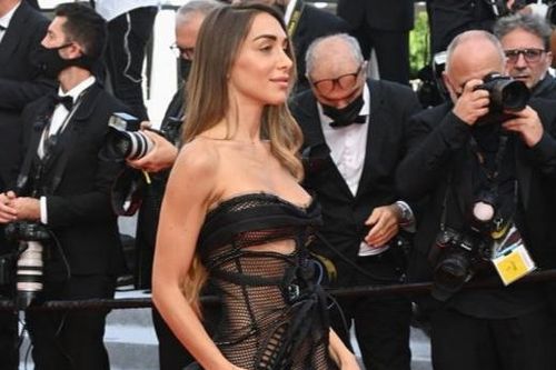 Váy áo thảm họa ở Cannes 2021