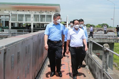 Phó Thủ tướng Lê Văn Thành: Phải bảo đảm tuyệt đối an toàn hồ đập, đê điều