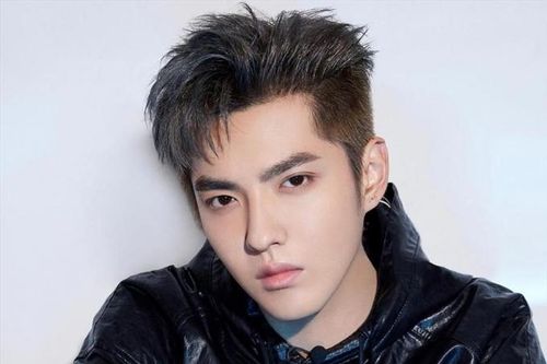 Từ vụ việc Ngô Diệc Phàm đến suy nghĩ về quyền lực 'phong sát' ở showbiz Việt