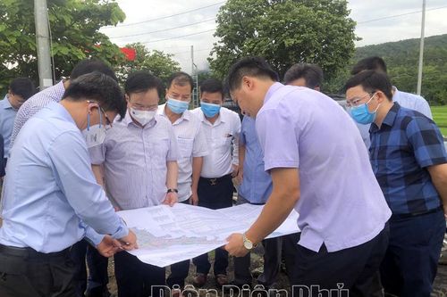 Phó Bí thư Thường trực Tỉnh ủy Mùa A Sơn làm việc với huyện Tuần Giáo