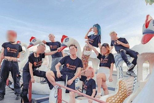 Bóc mẽ các 'chuyên gia tài chính hiphop' đang dạy Gen Z cách làm giàu