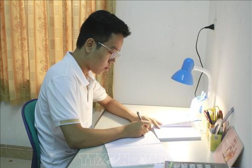 Các thủ khoa 'bật mí' bí quyết học tập hiệu quả