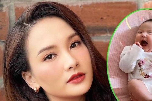 Diễn viên Bảo Thanh ở nhà tránh dịch nhưng vẫn lên đồ đẹp thế này