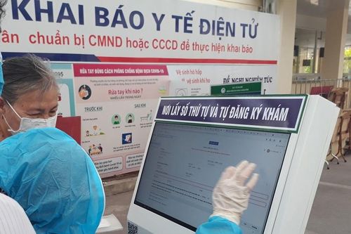 Khám bệnh trong mùa dịch