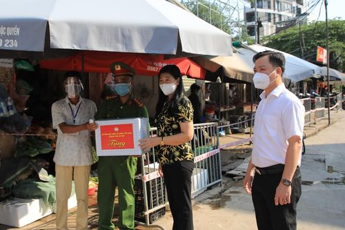 Chủ tịch UB MTTQ Việt Nam TP Nguyễn Lan Hương: Kiểm tra chặt chẽ, sẵn sàng xử lý dịch khi xuất hiện ca bệnh