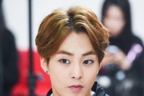 Xiumin - thành viên nhóm EXO dừng mọi hoạt động để điều trị Covid-19