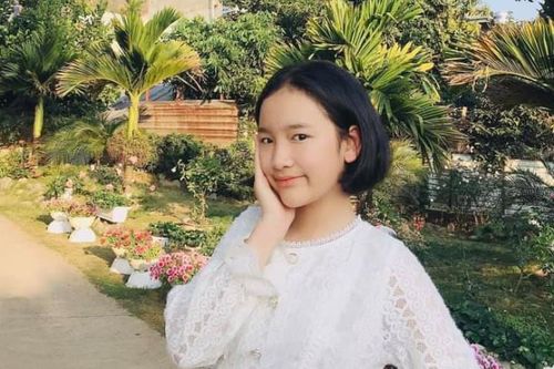 Hai chị em tự trông nhau, nấu ăn khi bố mẹ đi làm ngày dịch