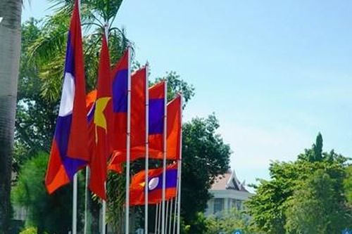 Chủ tịch nước Nguyễn Xuân Phúc thăm hữu nghị chính thức nước Cộng hòa DCND Lào