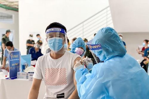 Sáng 9/8, TP.HCM nhận thêm 600.000 liều vắc xin ngừa COVID-19