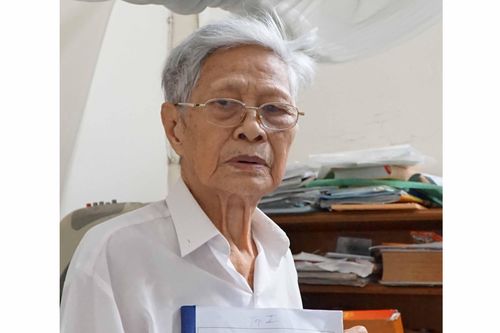 Cả một đời 'phụng hiến'