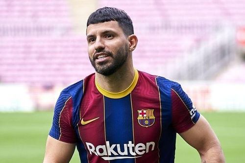 Barca khủng hoảng hàng công