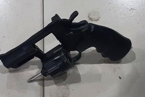 Thanh niên đi giao súng, đạn thì bị chốt kiểm dịch COVID-19 bắt giữ