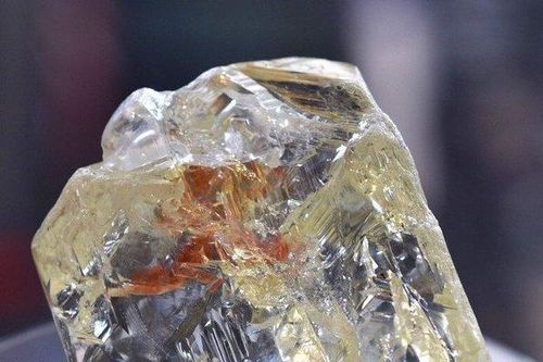 Trung Quốc chế tạo vật liệu thủy tinh siêu cứng, cắt được cả kim cương