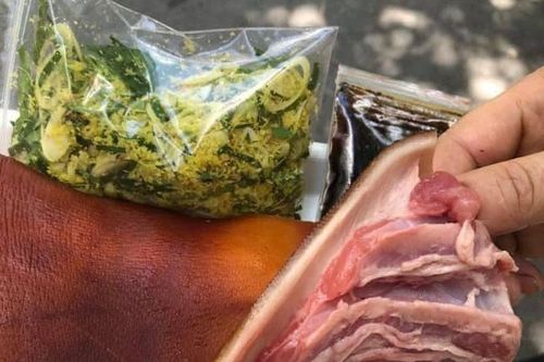 Bà chủ hàng thịt ra chiêu, chốt đơn tới tấp giữa mùa giãn cách