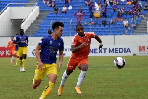 V-League tạm hoãn và câu chuyện ngoại binh
