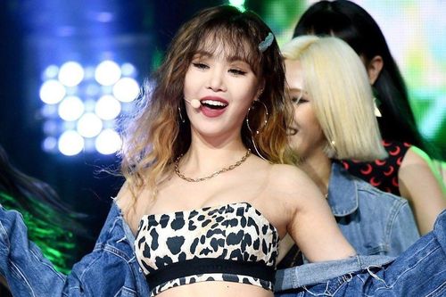Soojin rời nhóm (G)I-DLE vì quá khứ bắt nạt, mặc đồ hở