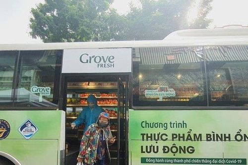 Biến xe bus thành 'siêu thị', cung cấp thực phẩm bình ổn giá cho người dân