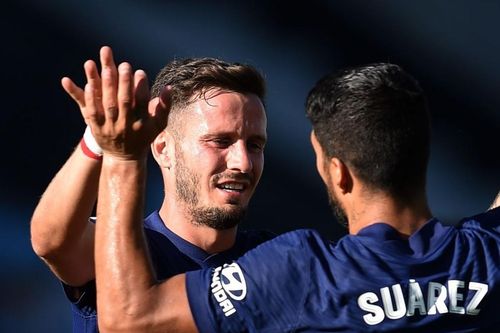 Atletico giành 3 điểm trong trận đấu có 2 thẻ đỏ
