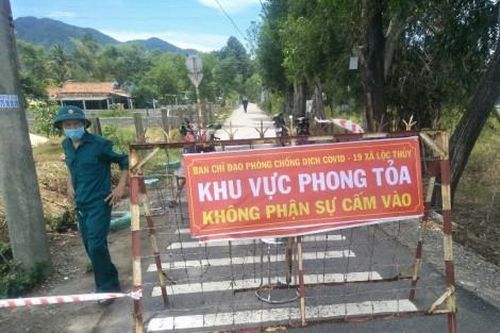 Y tế - Sức khỏe Y tế - Sức khỏe Lấy mẫu PCR cho 1.982 người dân Lộc Thủy