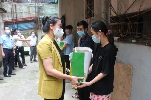 Đề nghị hỗ trợ tiền ăn, nhu yếu phẩm cho người dân gặp khó khăn do Covid-19