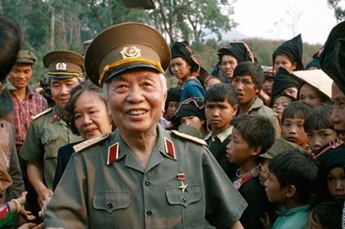 Đại tướng Võ Nguyên Giáp - vị Tướng văn võ song toàn