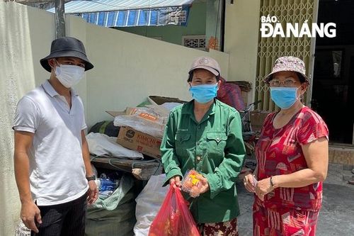 Chủ nhà trọ miễn, giảm tiền thuê phòng cho công nhân, sinh viên