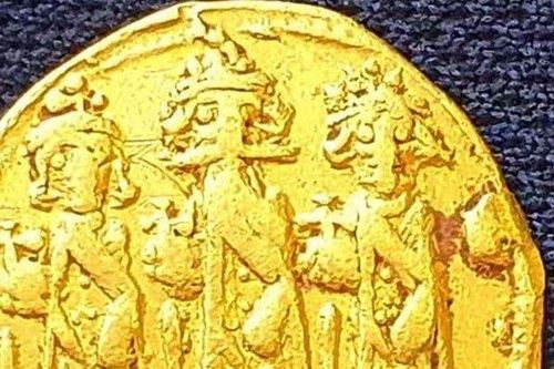 Phát hiện đồng tiền vàng 1.500 tuổi thời đế quốc Đông La Mã ở Israel