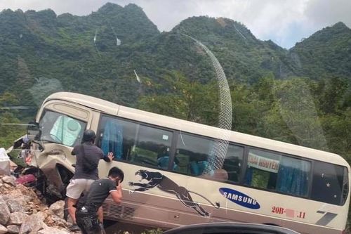 Lạng Sơn: Xe khách va chạm với xe máy trên quốc lộ 1, một người tử vong