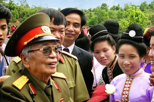 Võ Nguyên Giáp - cây đại thụ rợp bóng nhân văn