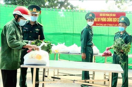 Thắm tình quân - dân trong đại dịch COVID-19
