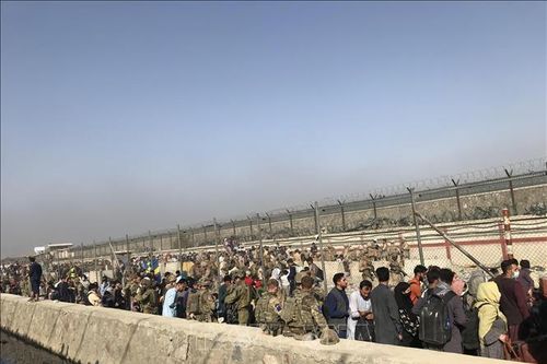 Hàng trăm công dân Afghanistan sơ tán đã đến Hungary