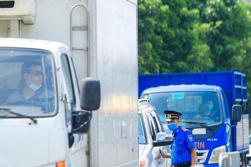 Kêu khó vì giấy đi đường, 7 hiệp hội cùng kiến nghị lên Thủ tướng