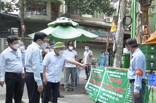 Đoàn công tác Chính phủ động viên lực lượng tuyến đầu tại Bình Dương