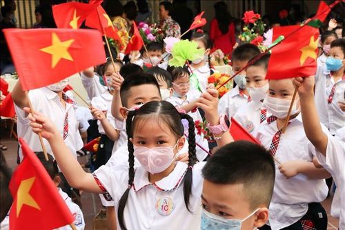 Học sinh Hà Nội dự lễ khai giảng chung, học trực tuyến từ ngày 6/9